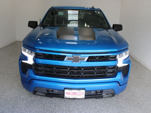 Used 2022 Chevrolet Silverado 1500 RST RWD image 3
