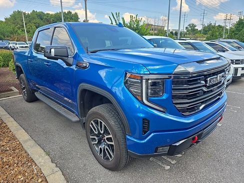 Used 2022 GMC Sierra 1500 AT4 w/ AT4 Premium Package AWD/4WD image 2
