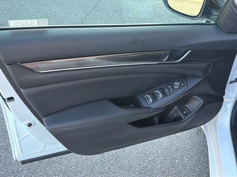 Used 2022 Honda Accord Sport image 16