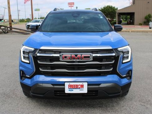 Used 2025 GMC Terrain Elevation w/ Elevation Premium Package FWD image 2