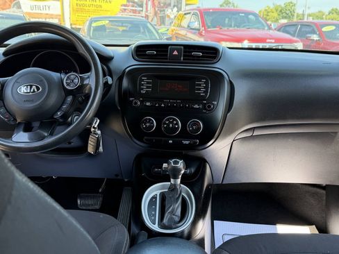 Used 2015 Kia Soul FWD image 11