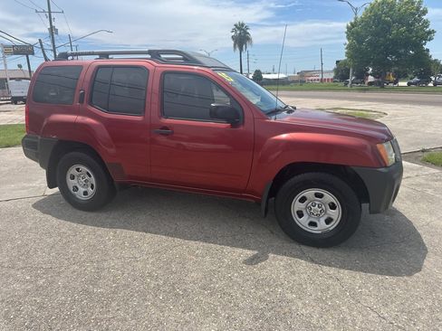 Used 2015 Nissan Xterra X image 4
