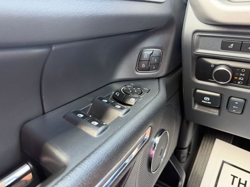 Used 2024 Ford Expedition XLT AWD/4WD image 29