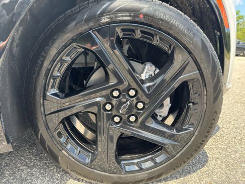 New 2025 Chevrolet Equinox EV RS image 32