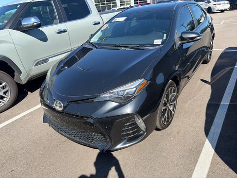 Used 2019 Toyota Corolla SE FWD image 2