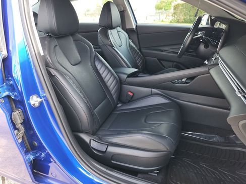 Used 2025 Hyundai Elantra Limited image 15