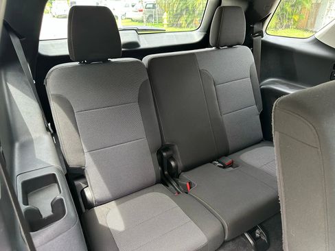 Used 2020 Chevrolet Traverse LS image 16