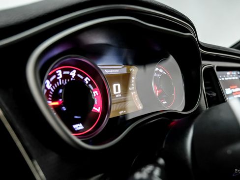 Used 2018 Dodge Challenger SRT Hellcat RWD image 45