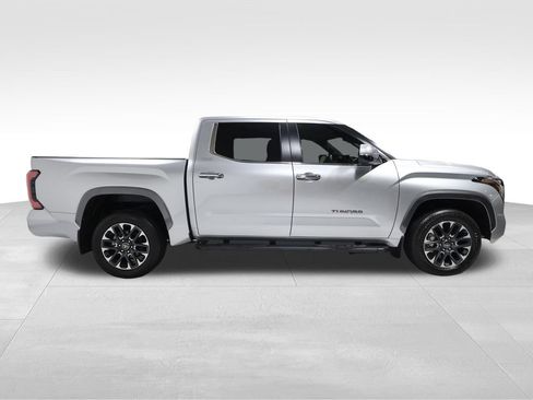 Used 2025 Toyota Tundra Limited AWD/4WD image 5