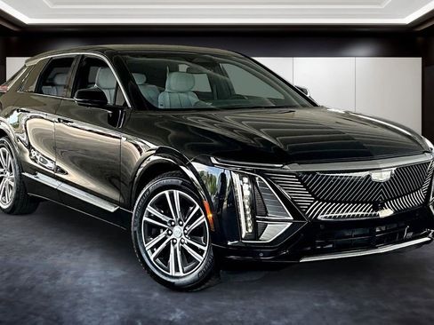 Certified 2024 Cadillac Lyriq Luxury AWD/4WD image 1