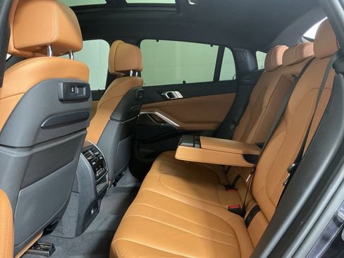 Used 2022 BMW X6 xDrive40i w/ Executive Package image 27