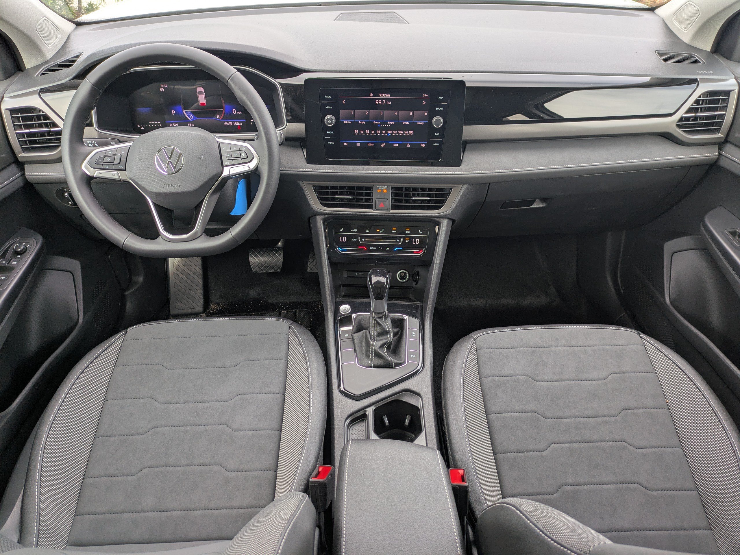 New 2026 Volkswagen Taos SE FWD image 15