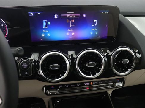 New 2026 Mercedes-Benz GLA 250 image 6