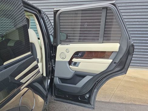 Used 2019 Land Rover Range Rover HSE image 22