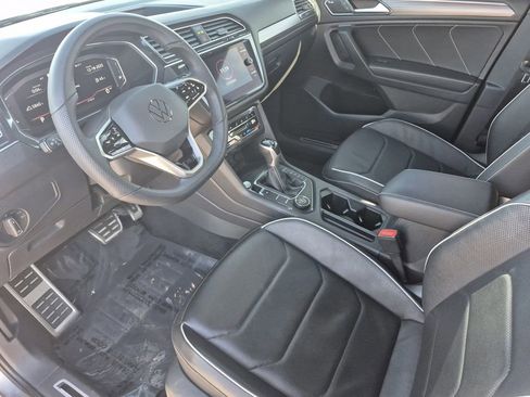 Used 2022 Volkswagen Tiguan SEL R-Line image 11