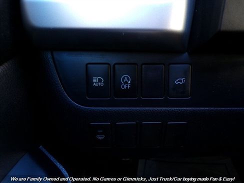 Used 2017 Toyota Highlander Plus w/ Carpet Mat Package image 40