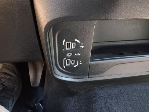 Used 2024 RAM 2500 Big Horn AWD/4WD image 12