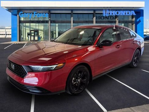 Certified 2025 Honda Accord SE image 4