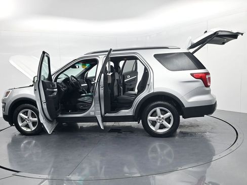 Used 2017 Ford Explorer XLT w/ Equipment Group 202A image 59