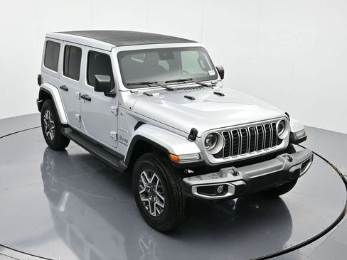 New 2024 Jeep Wrangler Unlimited Sahara w/ Technology Group image 32