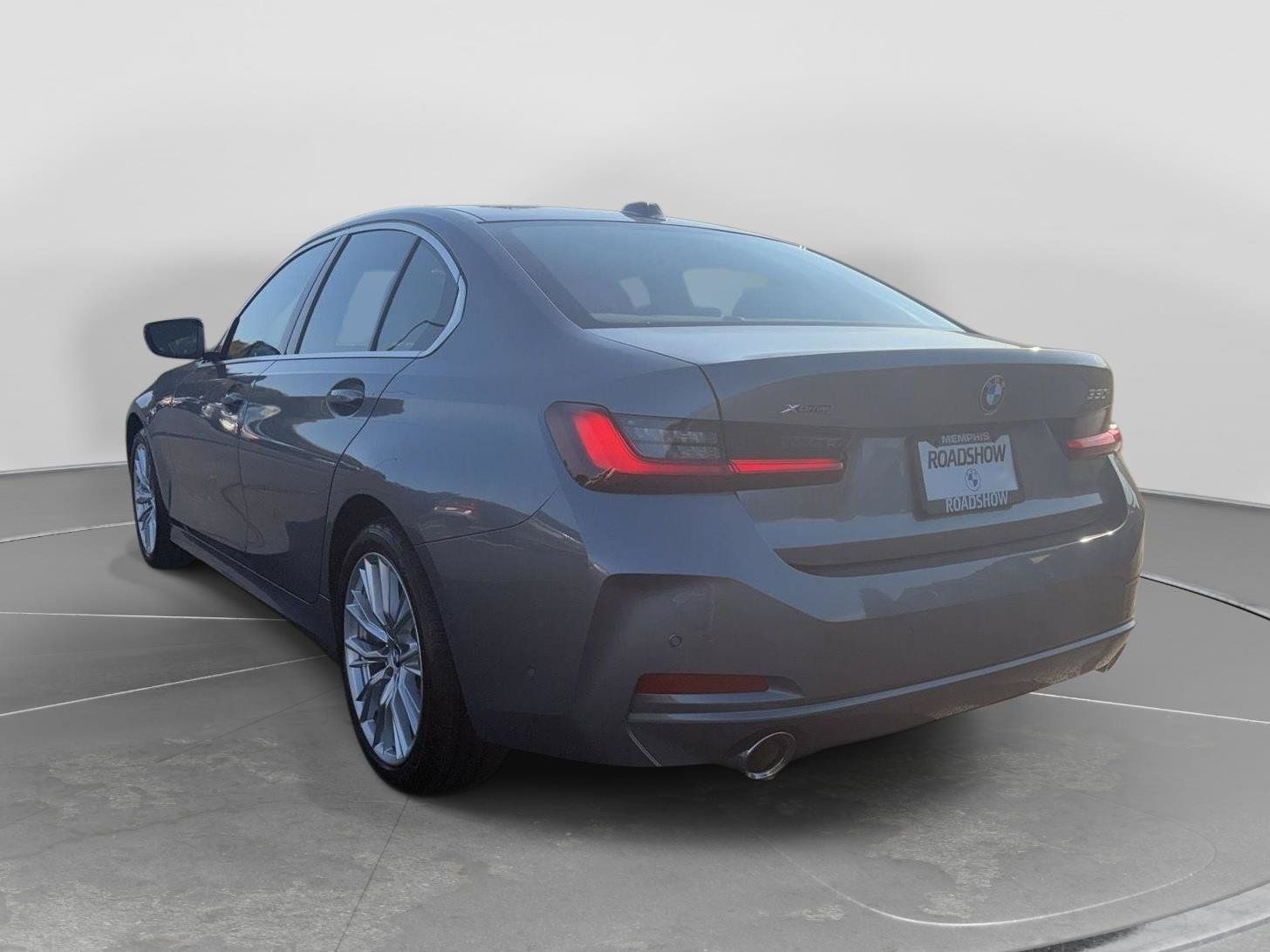 Used 2024 BMW 330i xDrive Sedan w/ Premium Package AWD/4WD image 3