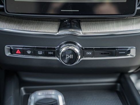 New 2026 Volvo XC60 B5 Plus w/ Protection Package Premier image 22