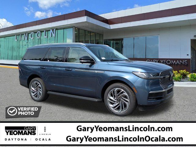 New 2027 Lincoln Navigator Premiere AWD/4WD image 1