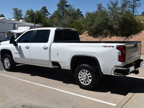 Used 2022 Chevrolet Silverado 3500 LT w/ Convenience Package AWD/4WD image 3