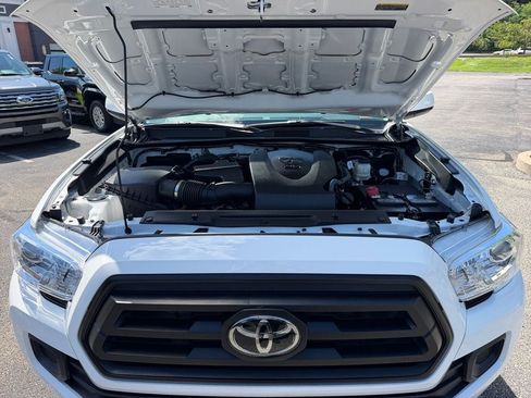 Certified 2023 Toyota Tacoma SR AWD/4WD image 26