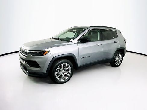 Used 2022 Jeep Compass Latitude w/ Sun and Sound Group image 4