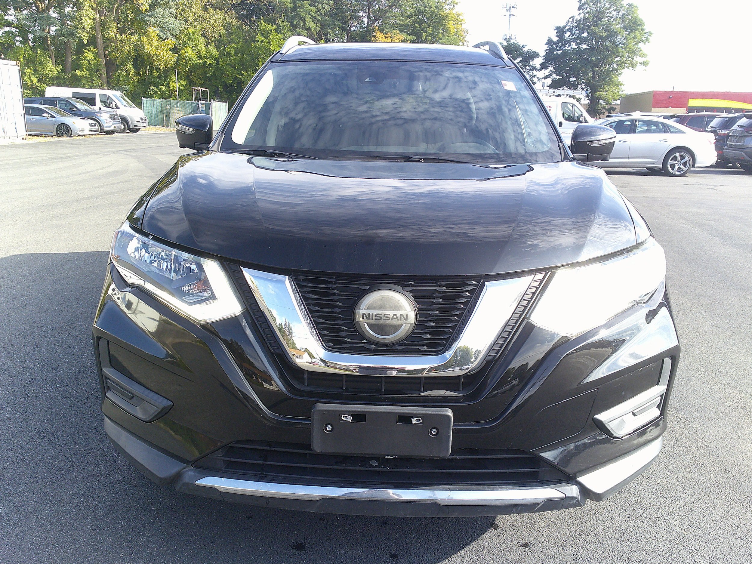 Used 2019 Nissan Rogue SV w/ Premium Package AWD/4WD image 3