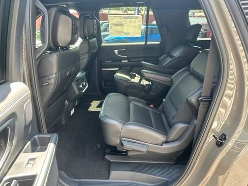 New 2027 Ford Expedition Platinum w/ Stealth Performance Package AWD/4WD image 27