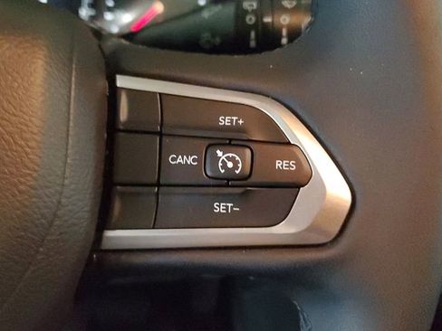 Used 2025 Jeep Compass Latitude w/ Altitude Special Edition image 30