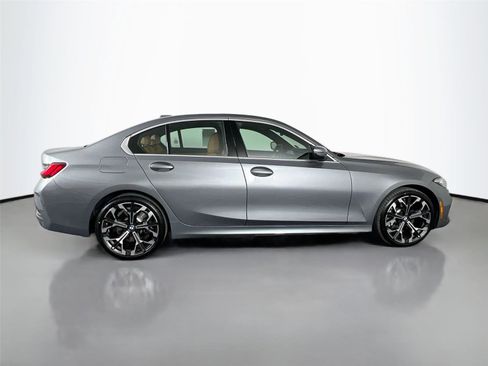 Used 2025 BMW 330i xDrive Sedan w/ Premium Package image 7
