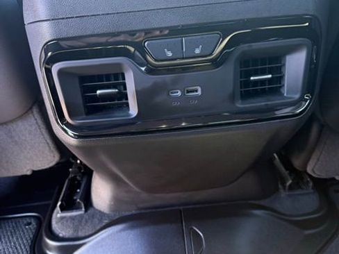 Used 2025 GMC Sierra 1500 AT4X image 38