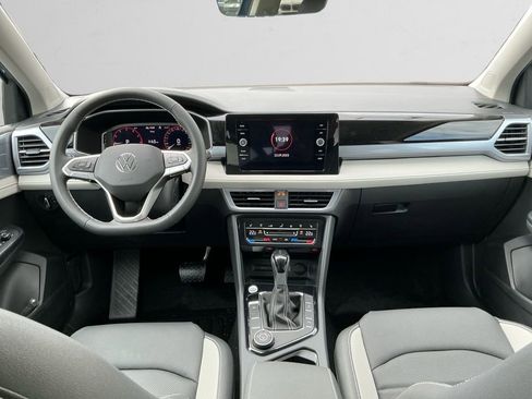 New 2025 Volkswagen Taos SEL image 10