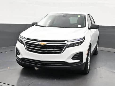 Used 2023 Chevrolet Equinox LS FWD image 9