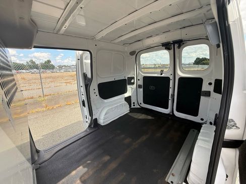 Used 2018 Nissan NV200 SV w/ Navigation Package image 35