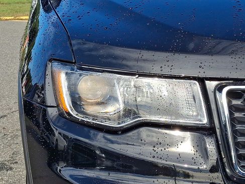 Certified 2020 Jeep Grand Cherokee Laredo image 9