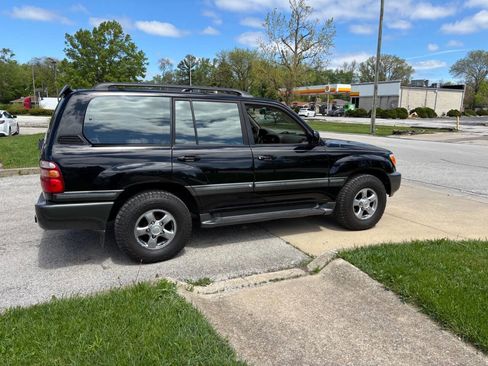 Used 2001 Toyota Land Cruiser AWD/4WD image 3