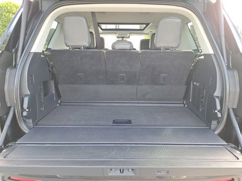 Certified 2025 Ford Expedition Active image 9