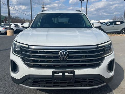 Used 2024 Volkswagen Atlas SE w/ Black Wheel Package image 2