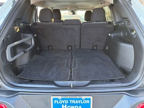 Used 2016 Jeep Cherokee Sport image 22