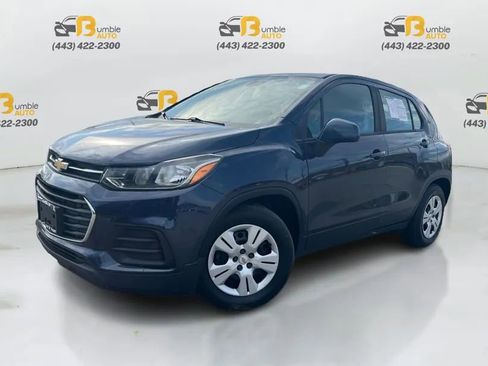 Used 2018 Chevrolet Trax LS image 1