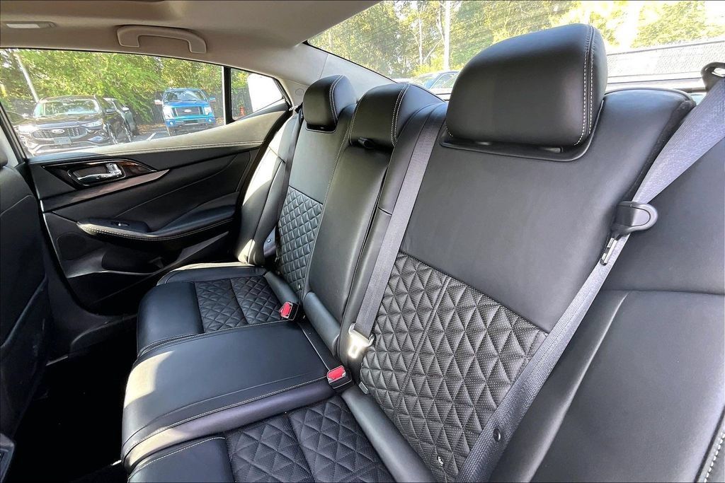 Used 2023 Nissan Maxima Platinum FWD image 22