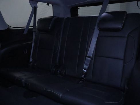 Used 2019 Chevrolet Suburban LT image 18