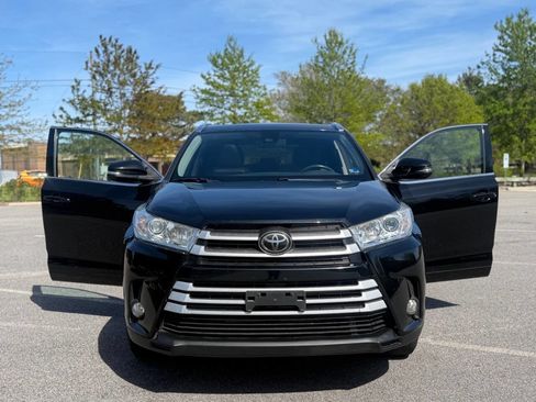 Used 2018 Toyota Highlander XLE image 5