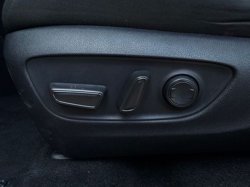 Used 2025 Toyota RAV4 XLE FWD image 11