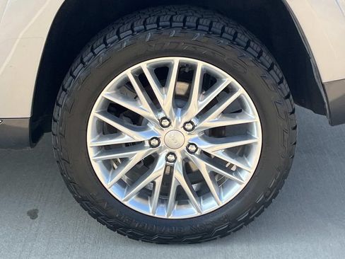Used 2018 Jeep Grand Cherokee Summit AWD/4WD image 11