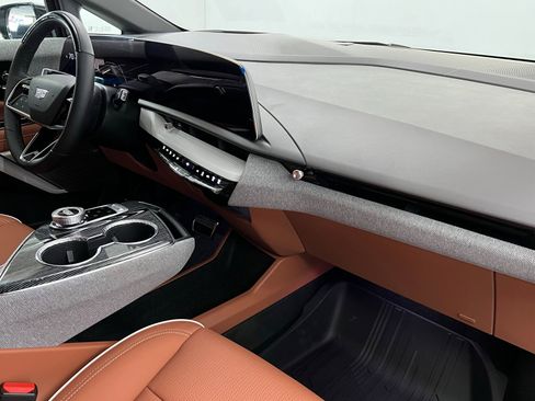 New 2025 Cadillac Optiq Sport 2 image 25